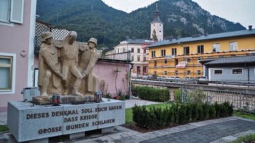 Ebensee am Traunsee - Pomnik ku czci poległych Ebensee am Traunsee - Pomnik ku czci poległych