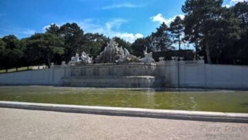 Schonbrunn - fontanna Neptuna