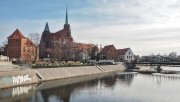 Wrocław Widok na Ostrów Tumski z Mostu Młyńskiego